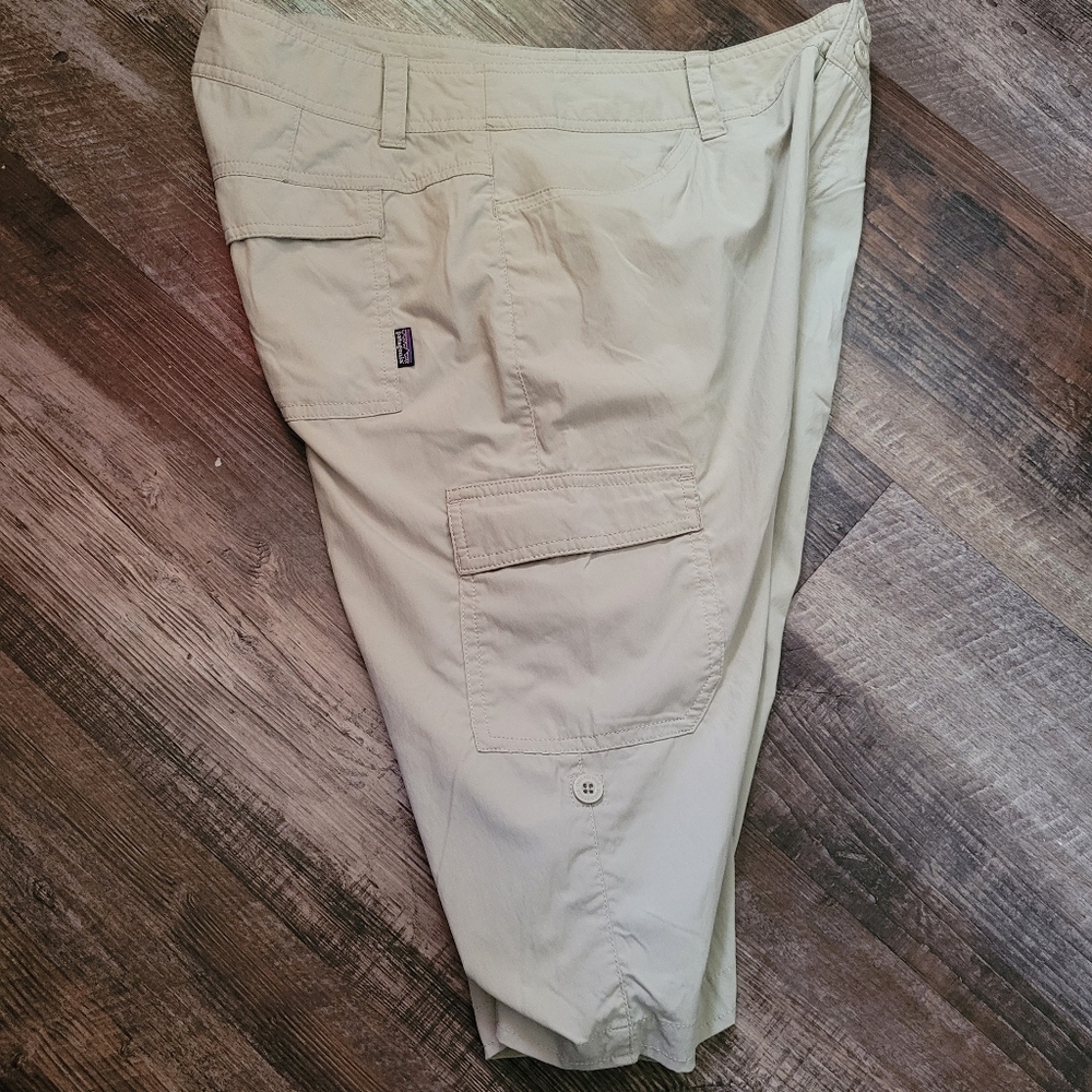 Patagonia Capri Cargo Shorts Size 6